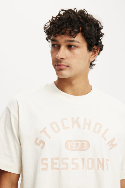 Box Fit Graphic T-Shirt
