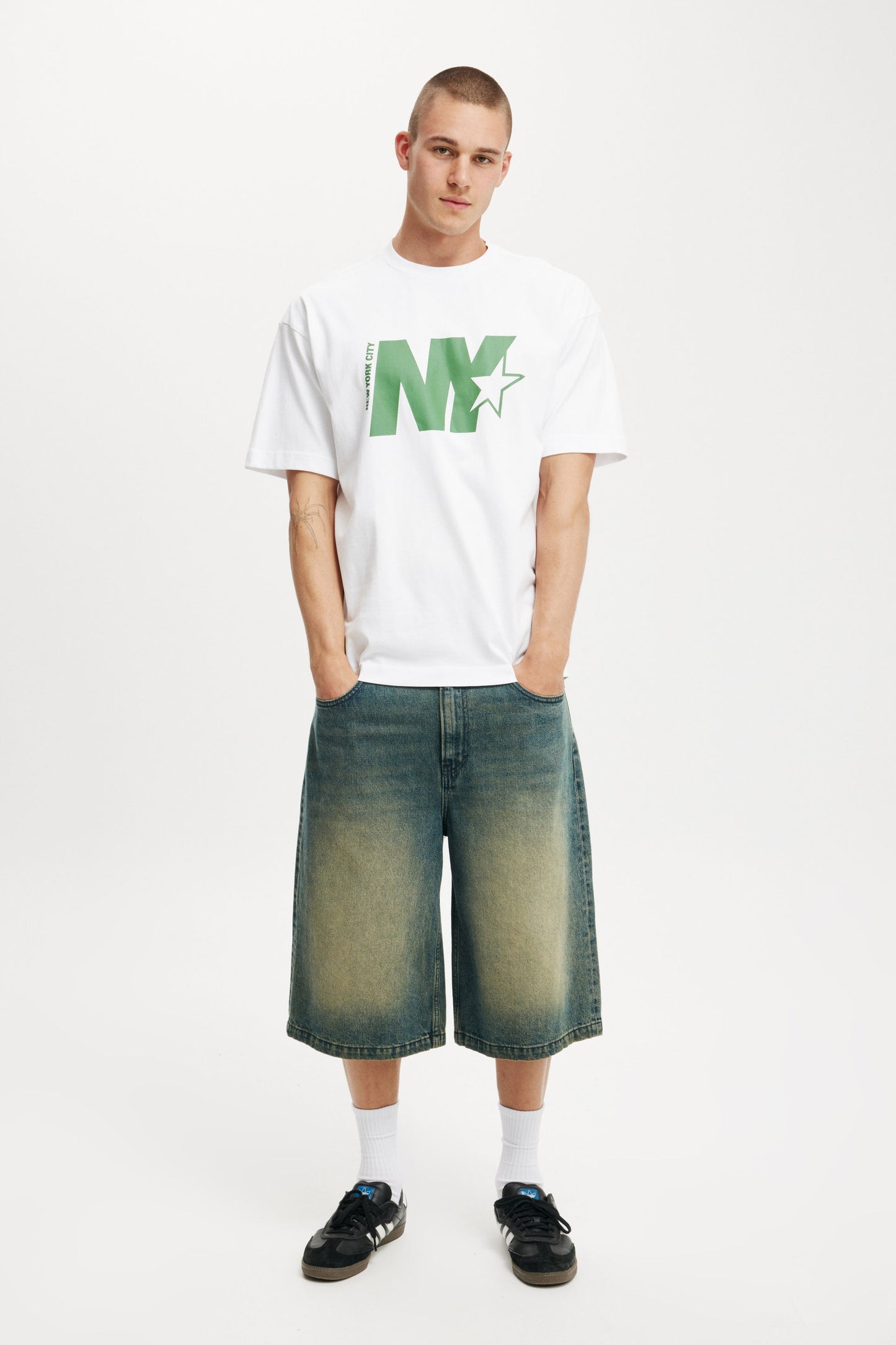 Box Fit Graphic T-Shirt