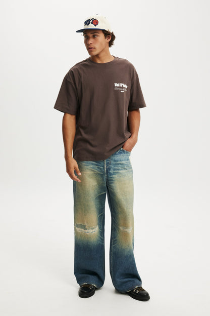 Box Fit Graphic T-Shirt