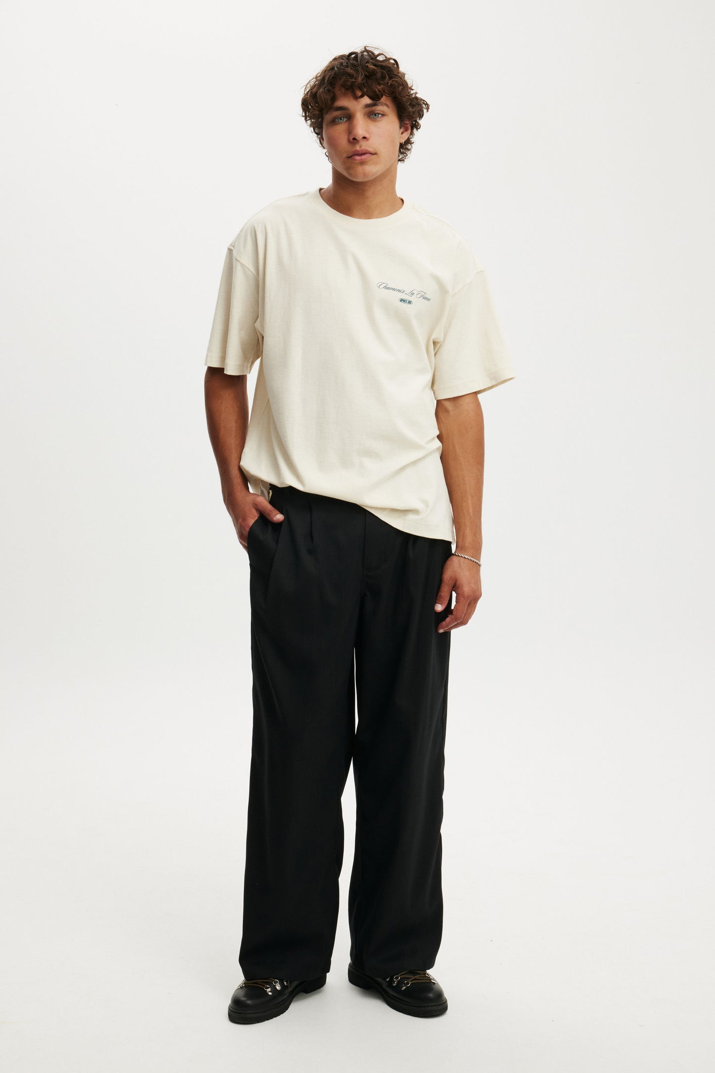 Box Fit Graphic T-Shirt