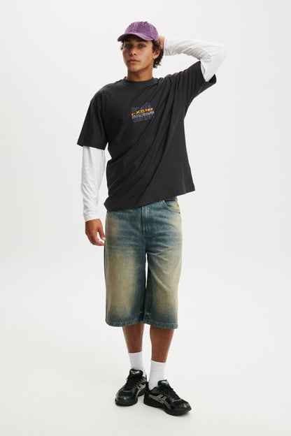 Box Fit Graphic T-Shirt