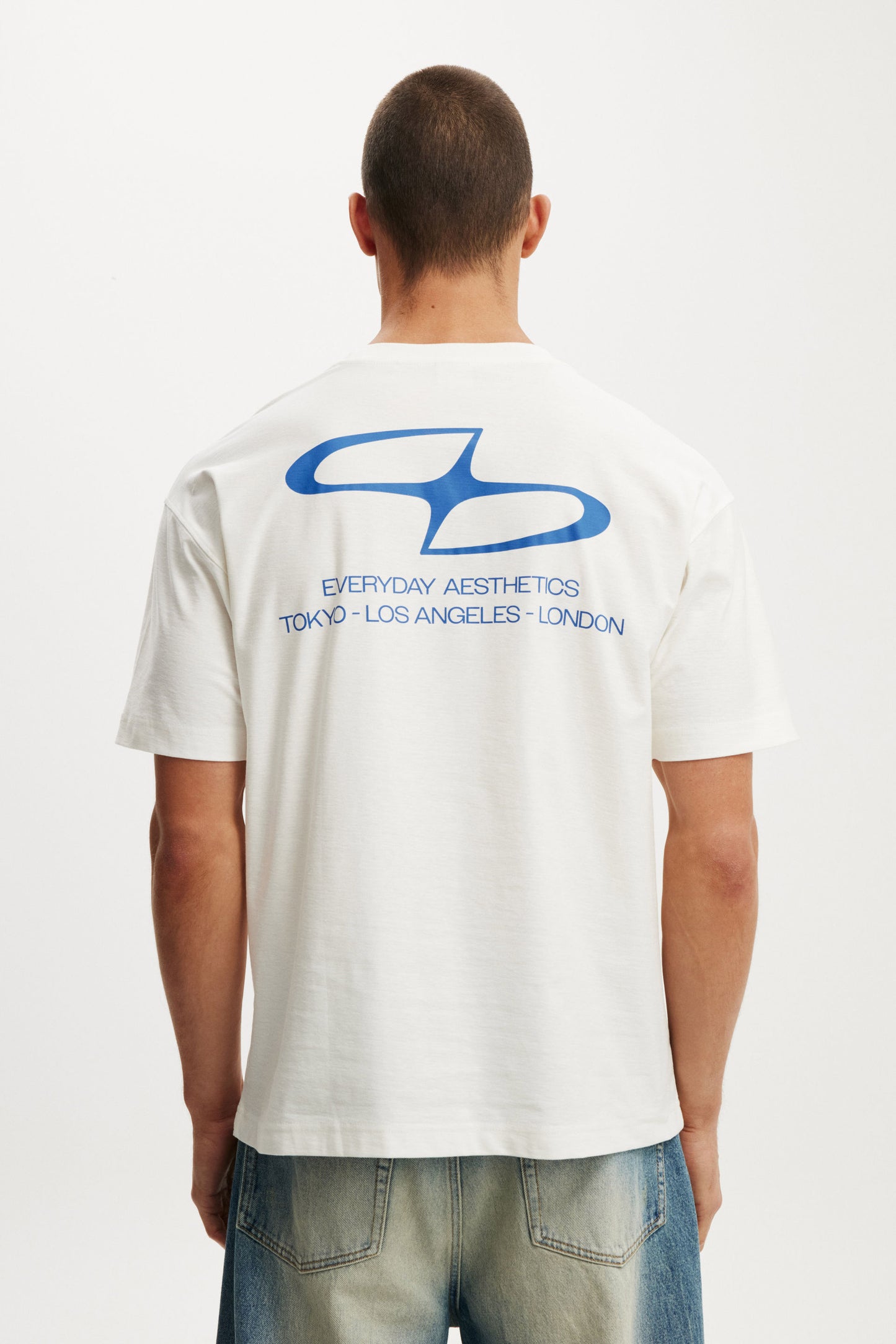 Box Fit Graphic T-Shirt