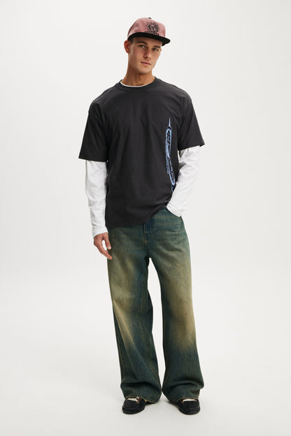 Box Fit Graphic T-Shirt