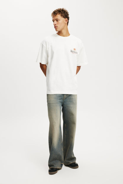 Box Fit Graphic T-Shirt