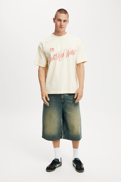 Box Fit Graphic T-Shirt