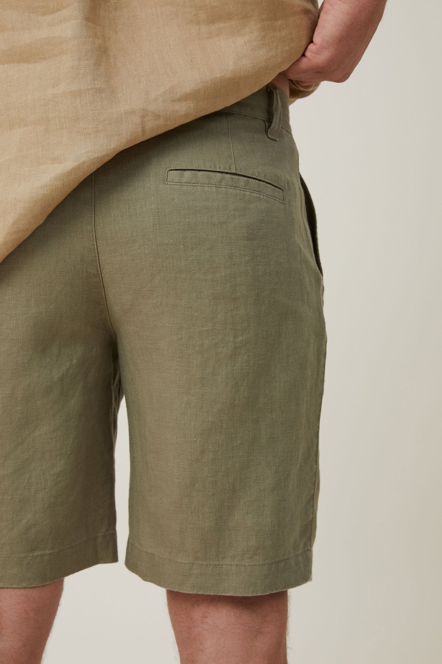 Linen Pleat Short