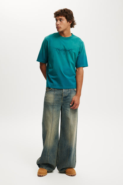Cropped Fit Graphic T-Shirt