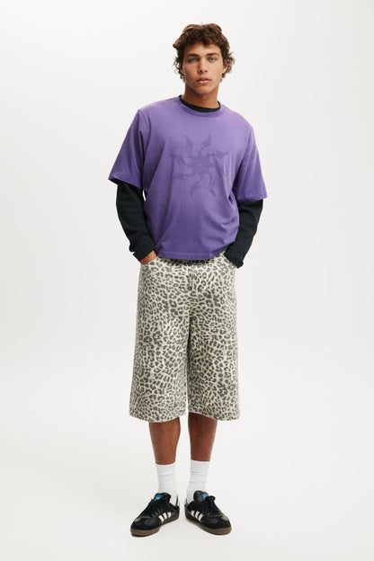Cropped Fit Graphic T-Shirt