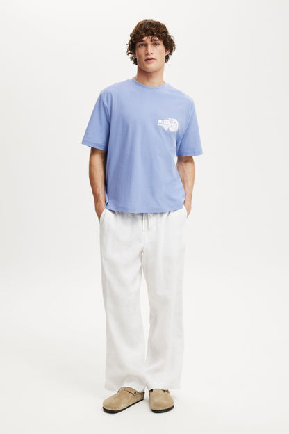 Cropped Fit Graphic T-Shirt