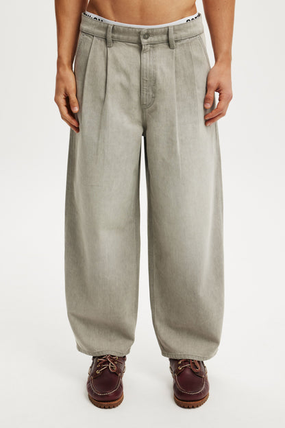Baggy Balloon Jean