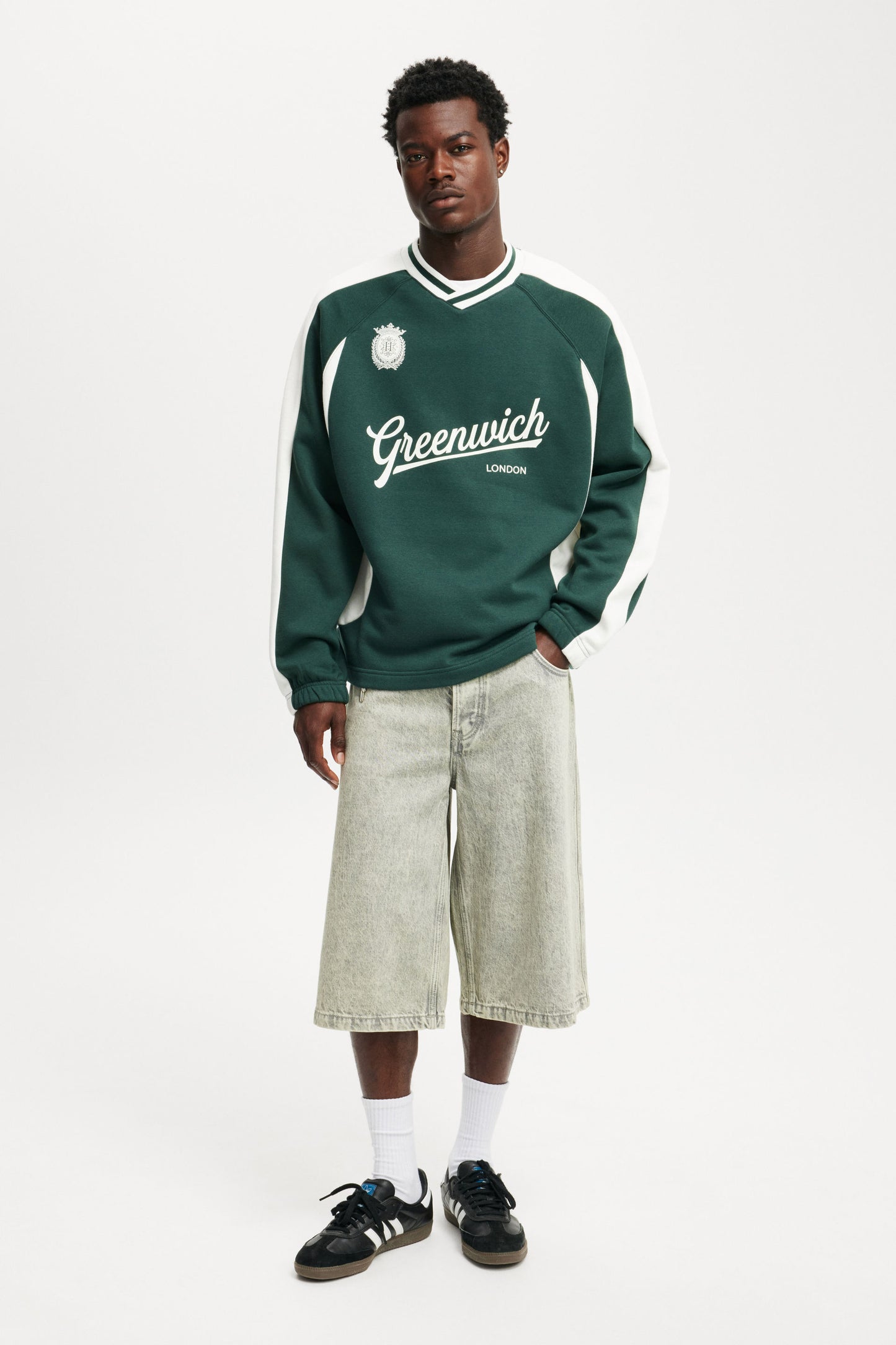 Graphic V-Neck Fleece Sweater