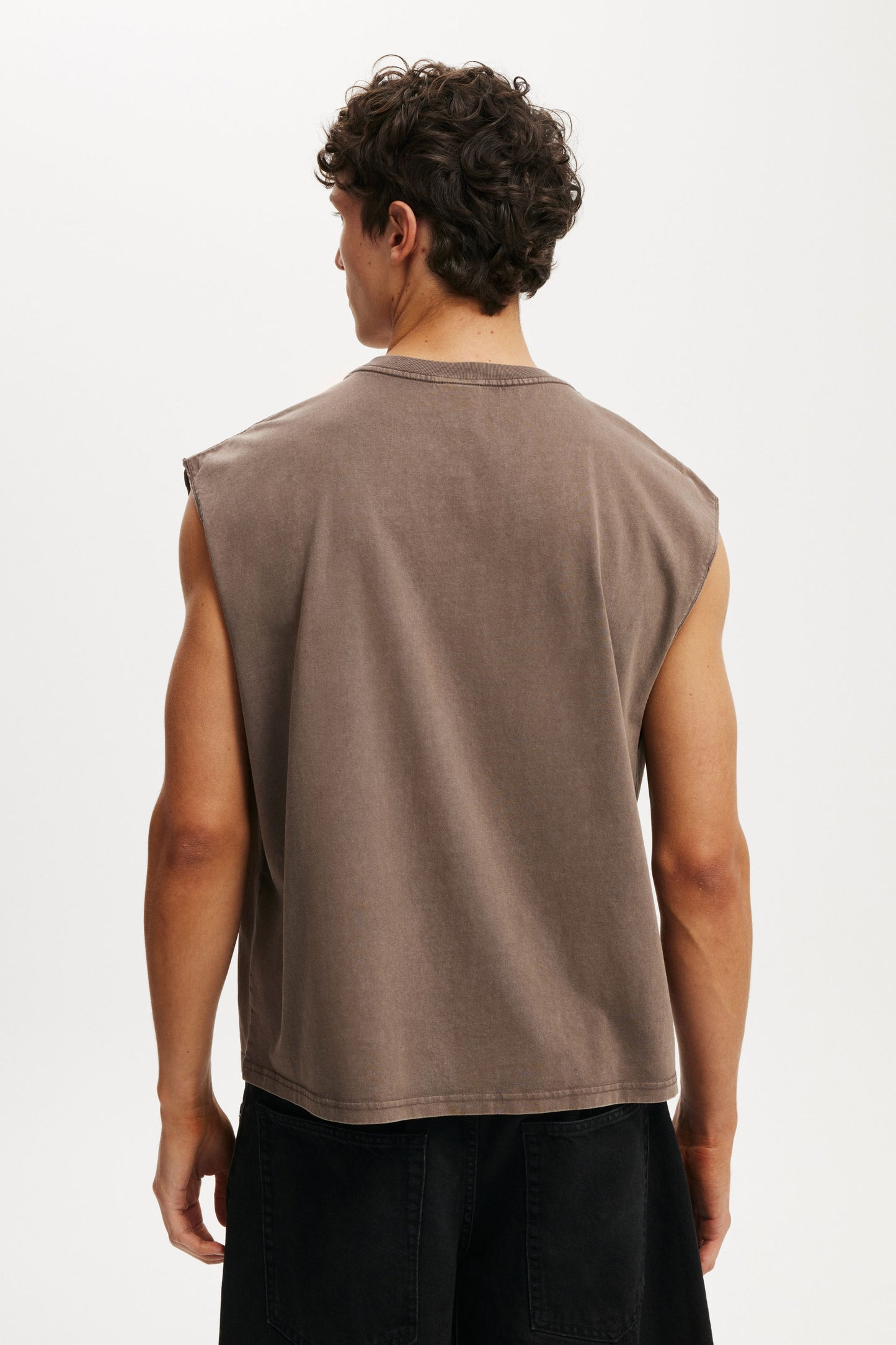 Cropped Fit Muscle