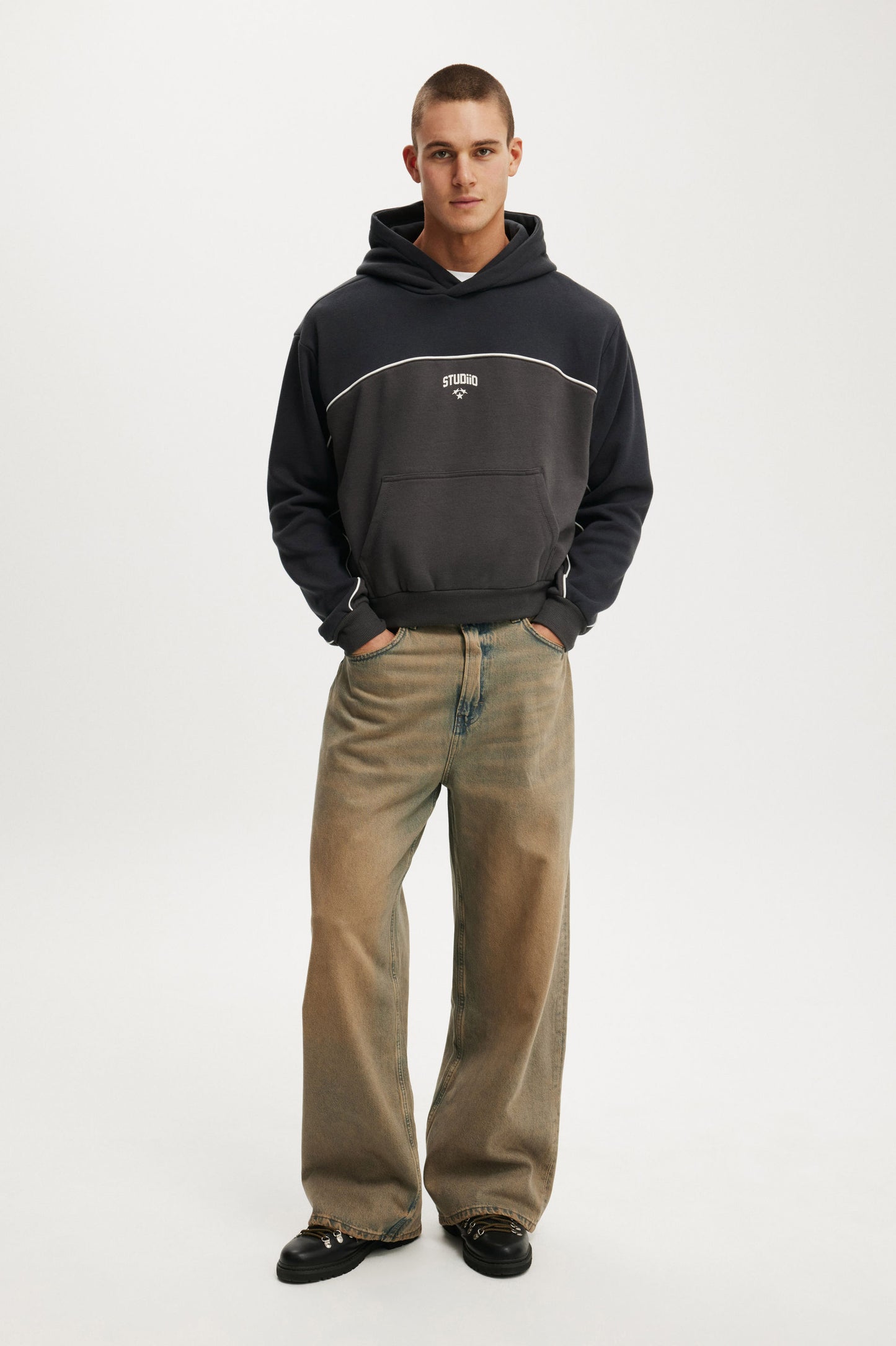 Cropped Fit Graphic Hoodie