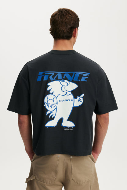 Cropped Fit FIFA T-Shirt