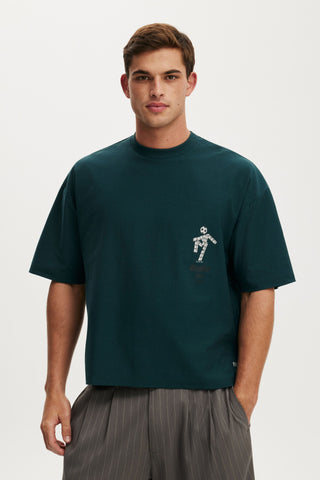 Cropped Fit FIFA T-Shirt
