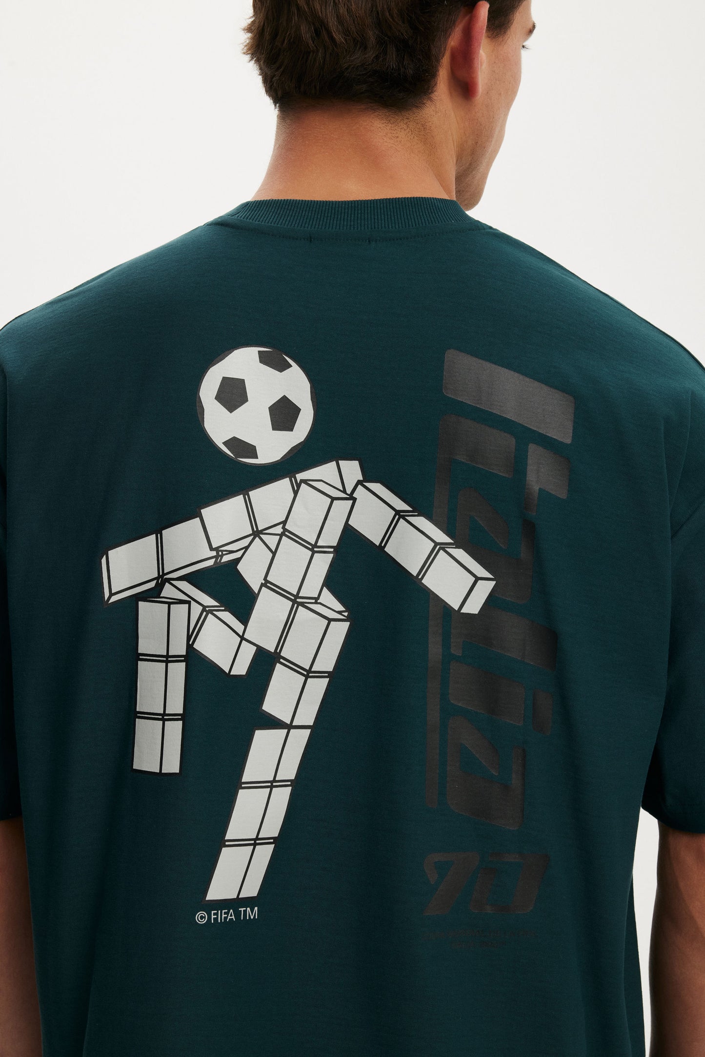 Cropped Fit FIFA T-Shirt
