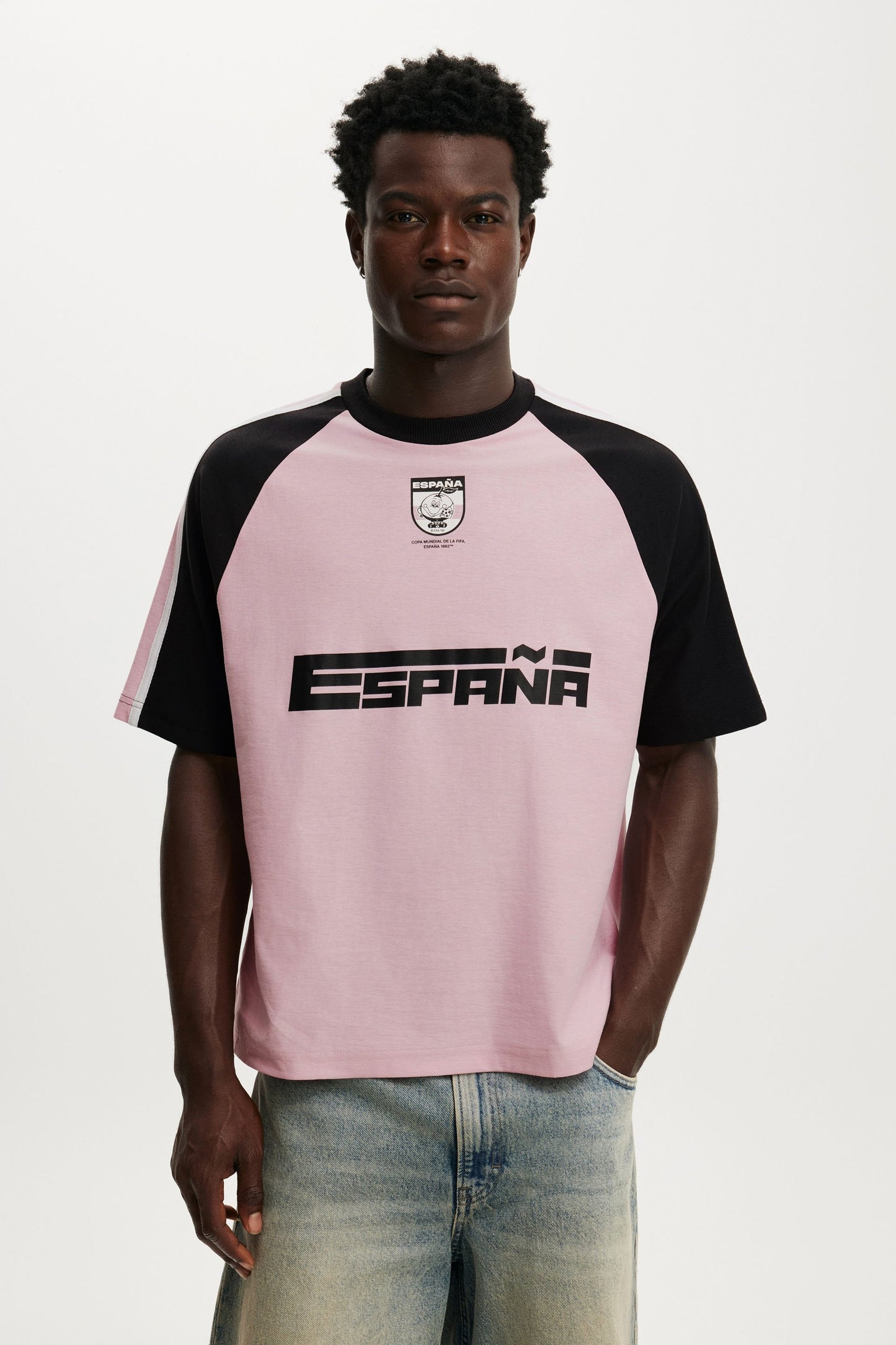 Cropped Fit Fifa T-Shirt