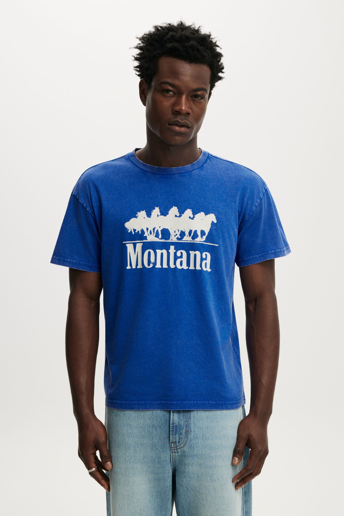 Fitted Graphic T-Shirt
