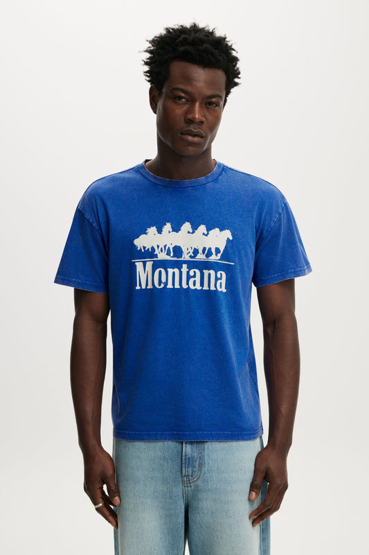Fitted Graphic T-Shirt