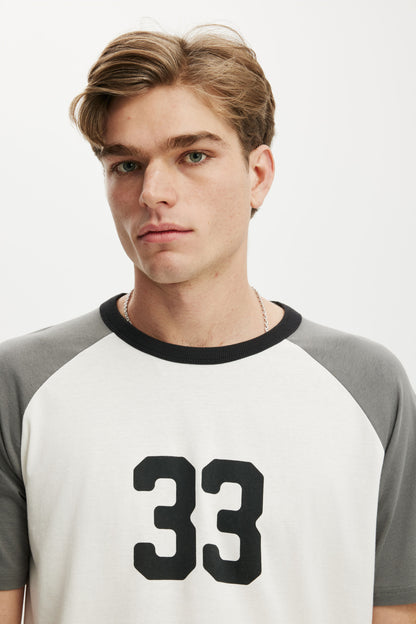 Fitted Graphic T-Shirt