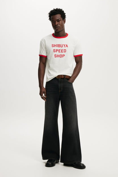 Fitted Graphic T-Shirt