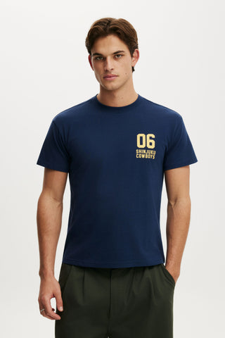 Fitted Graphic T-Shirt