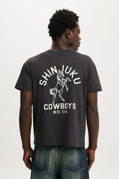 Fitted Graphic T-Shirt