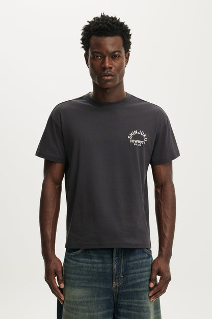 Fitted Graphic T-Shirt
