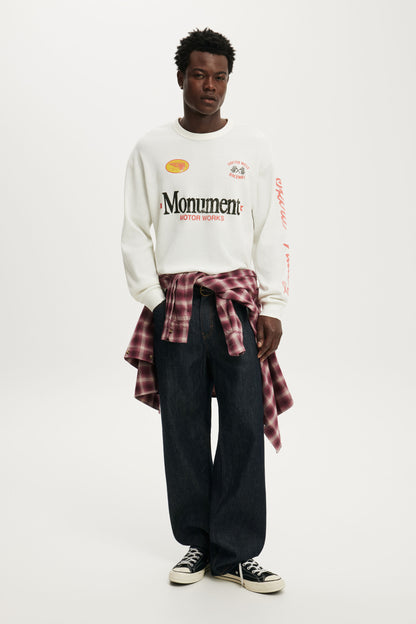 Cropped Fit Textured Graphic Ls T-Shirt