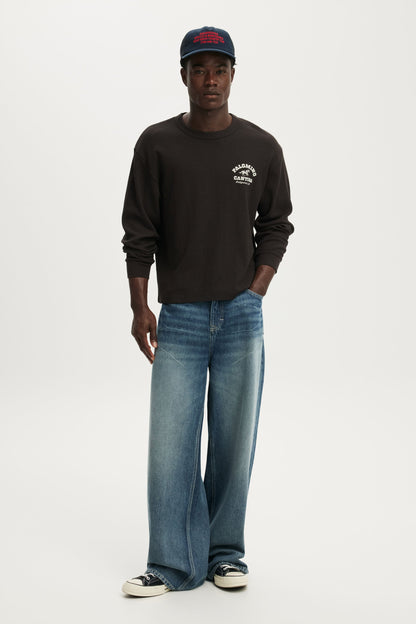 Cropped Fit Graphic Long Sleeve