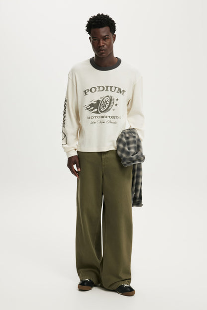 Cropped Fit Graphic Long Sleeve