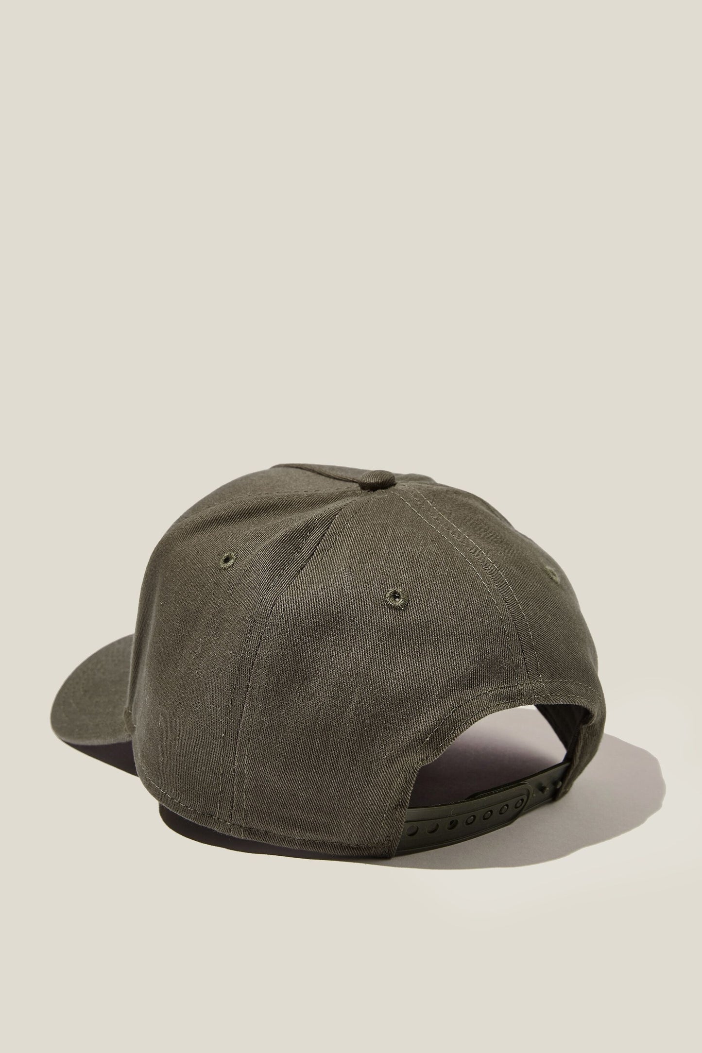 Curved Peak Snapback