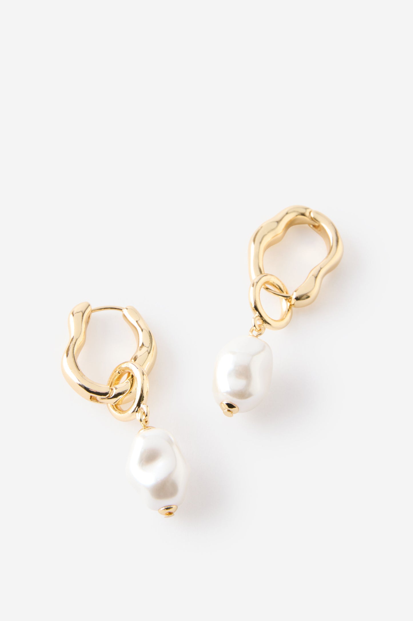 Mid Charm Earring