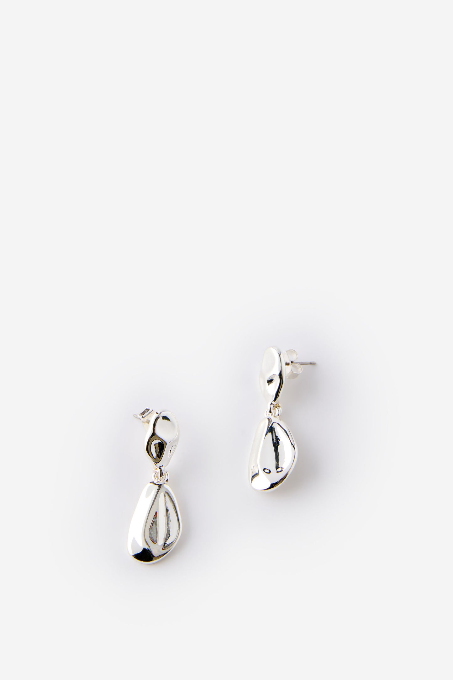 Mid Charm Earring