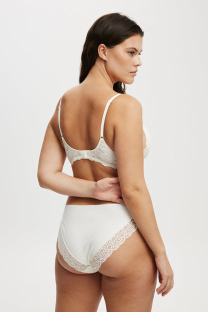 Everyday Lace Wirefree Bra