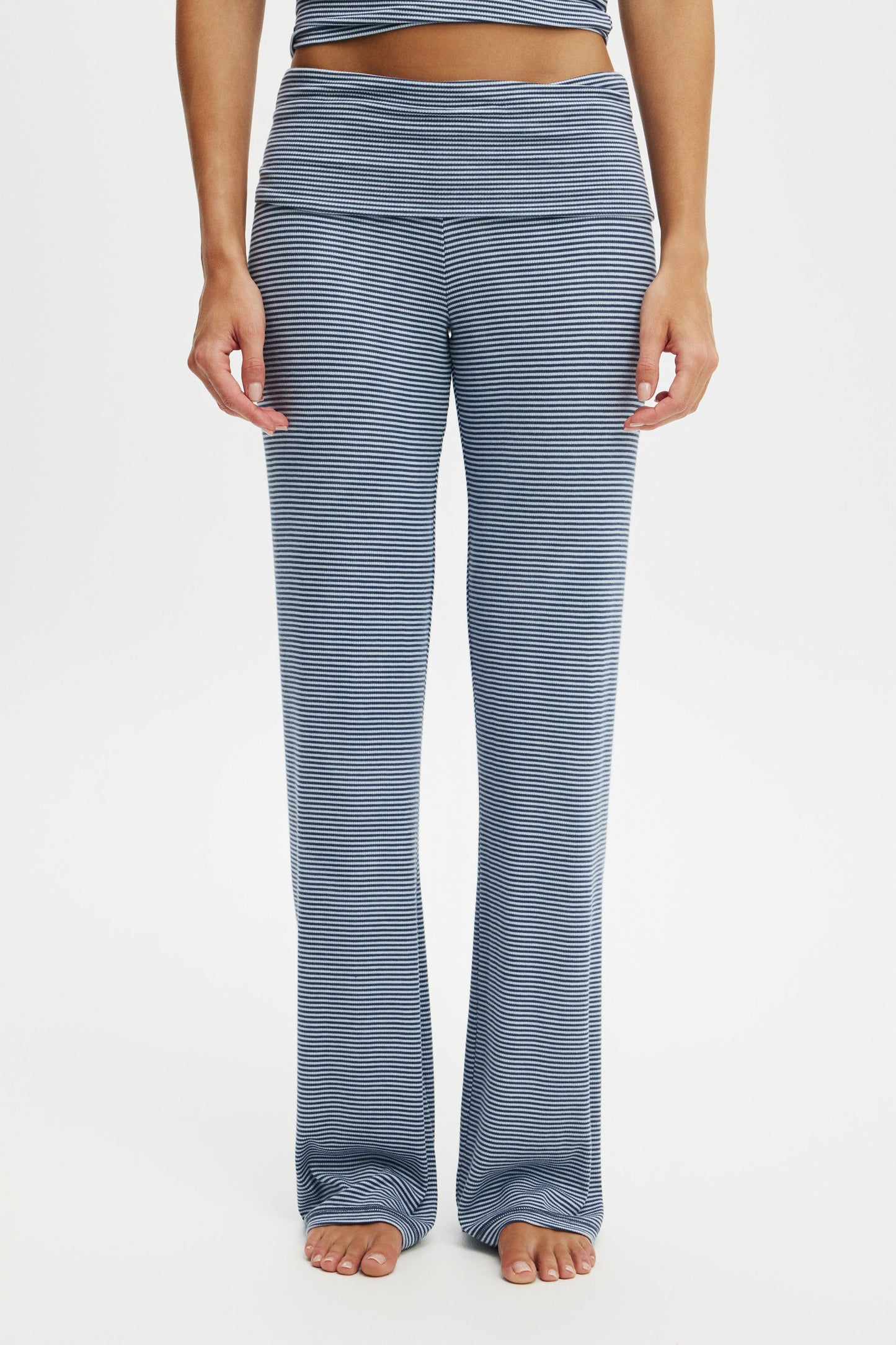 Airy Soft Roll Waist Pant