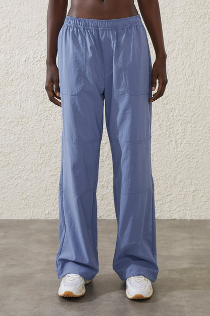 Essential Move Pant