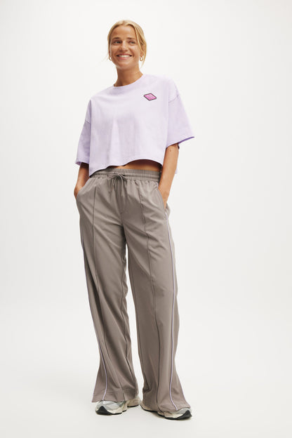 Active Cropped Graphic Tee