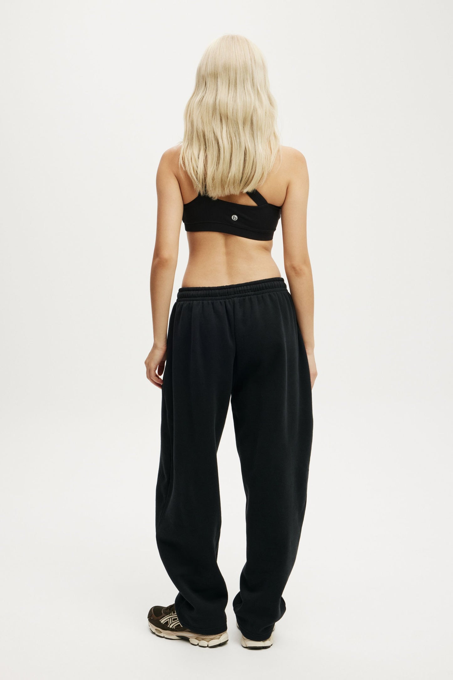 Plush Essential Barrel Sweatpant