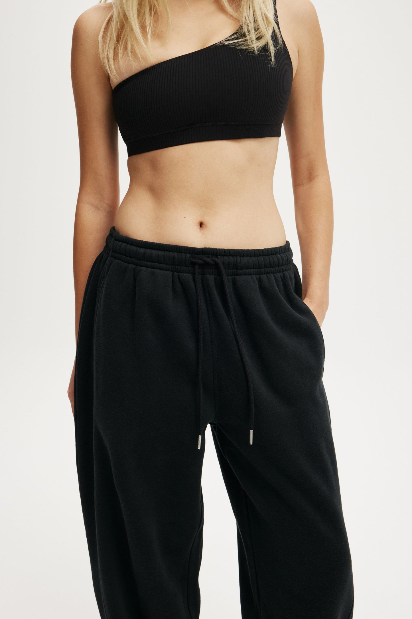 Plush Essential Barrel Sweatpant