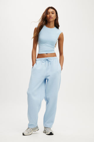 Plush Essential Barrel Sweatpant