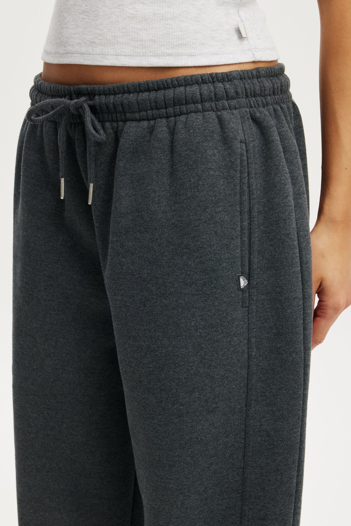 Plush Essential Barrel Sweatpant