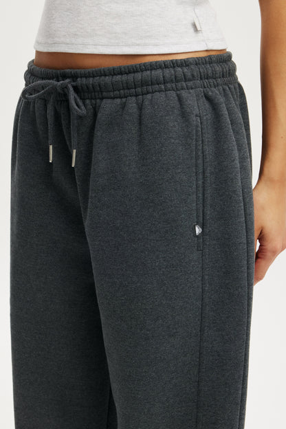 Plush Essential Barrel Sweatpant