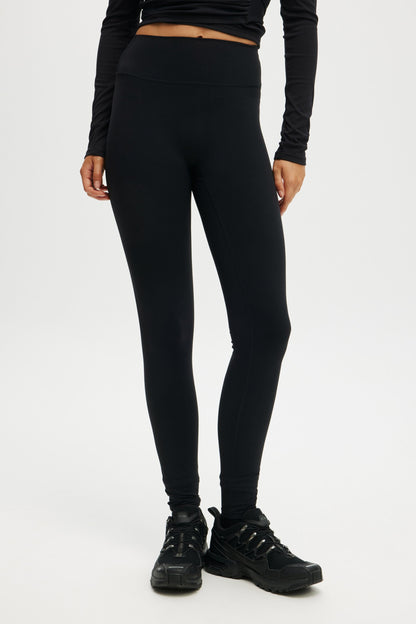 Ultra Luxe Invisible Scrunch Tight