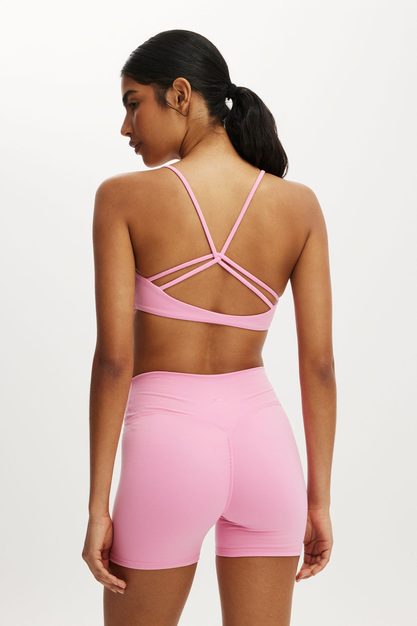 Ultra Soft Scoop V Crop