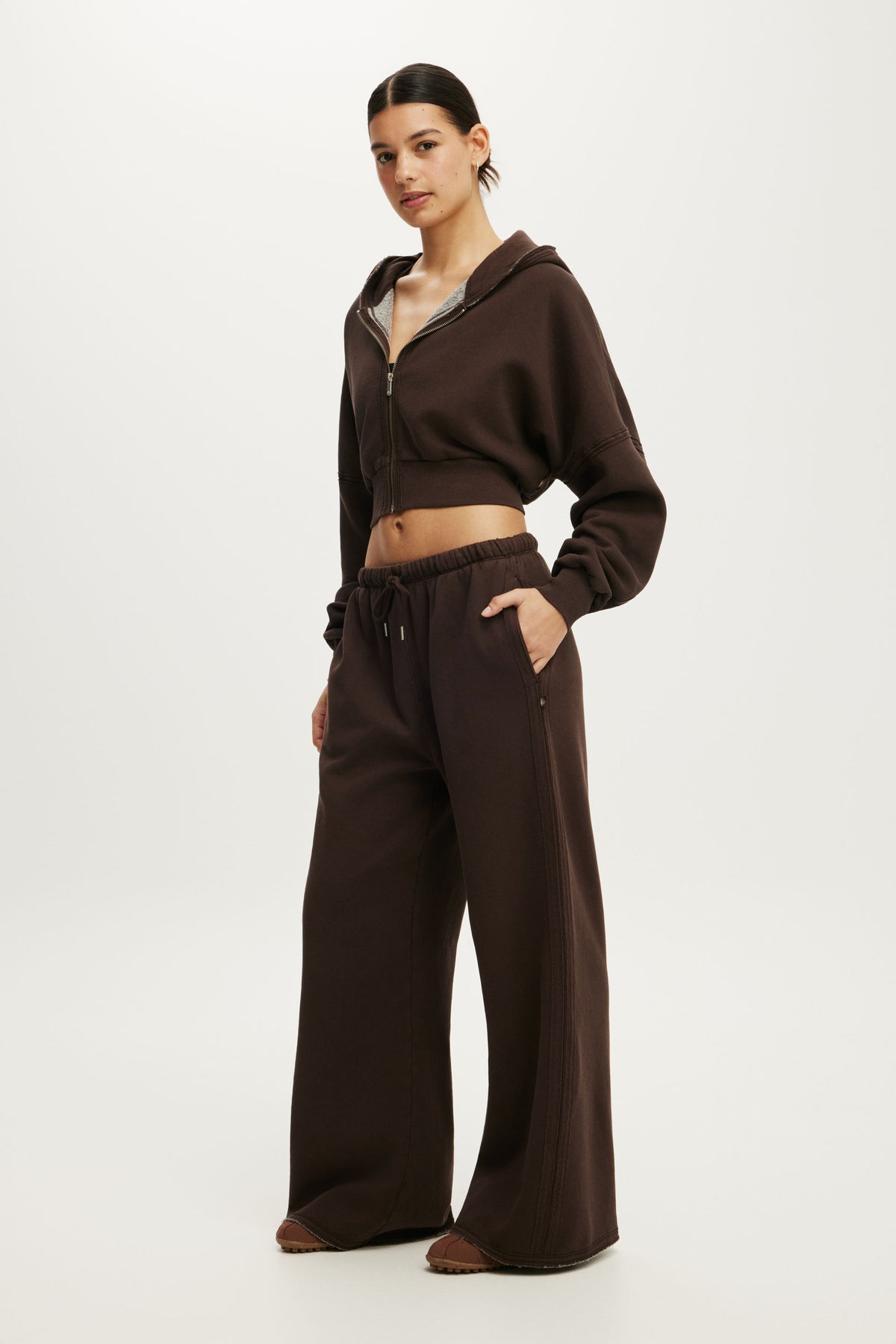Active Raw Edge Wide Leg Sweatpant