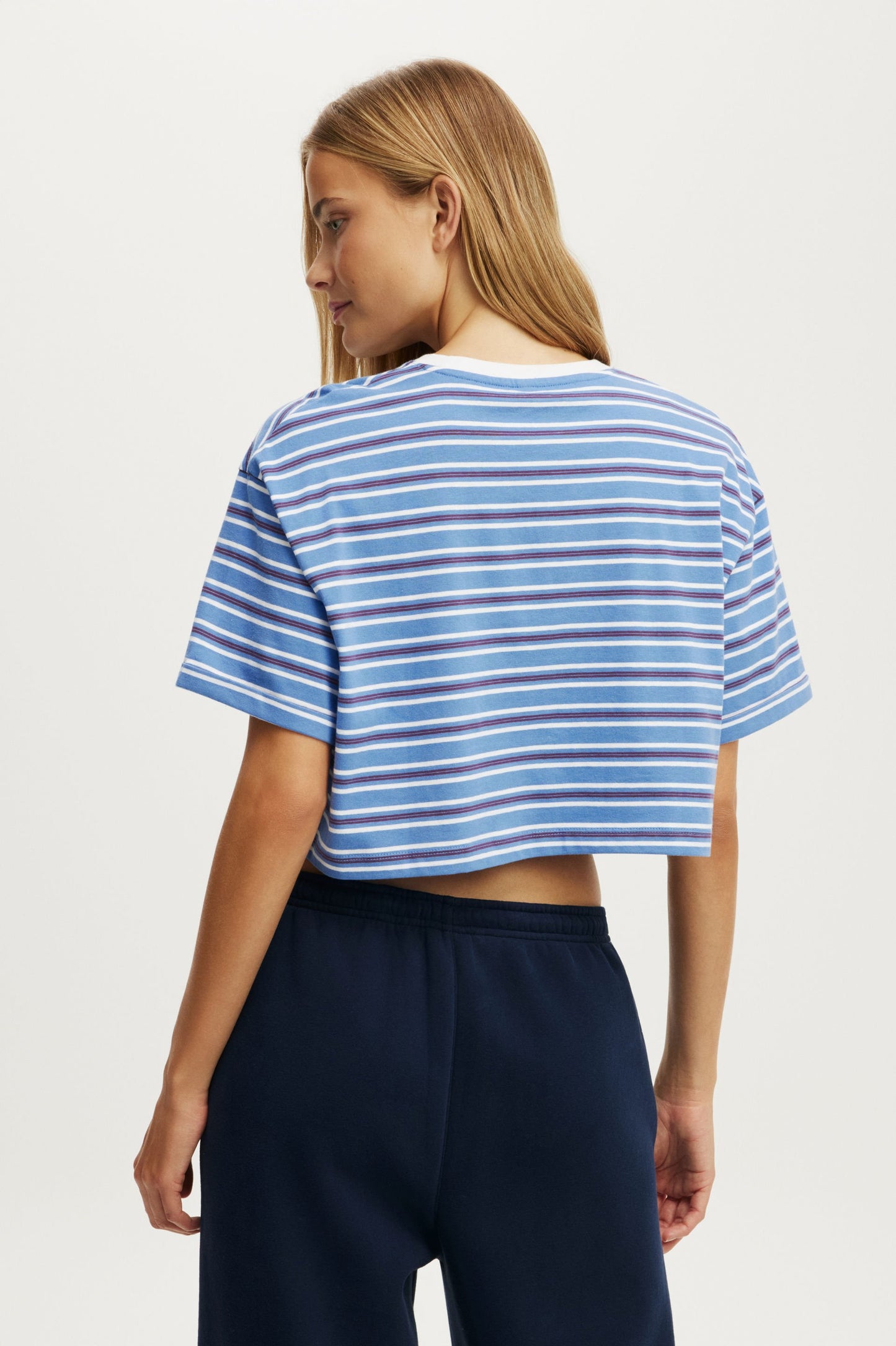 Cropped Graphic Active Tee