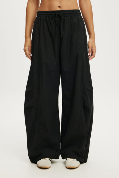 Active Woven Balloon Pant