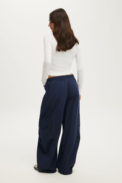 Active Woven Balloon Pant