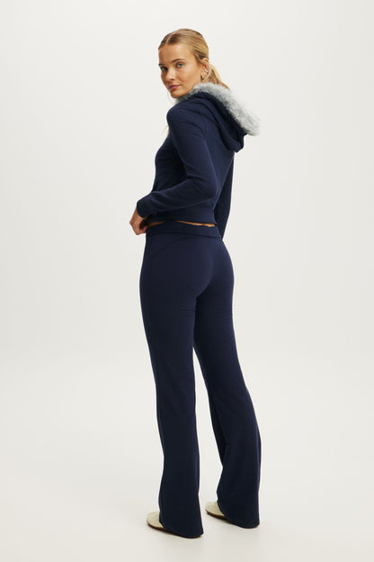 Sculpt Fleece Bootleg Sweatpant